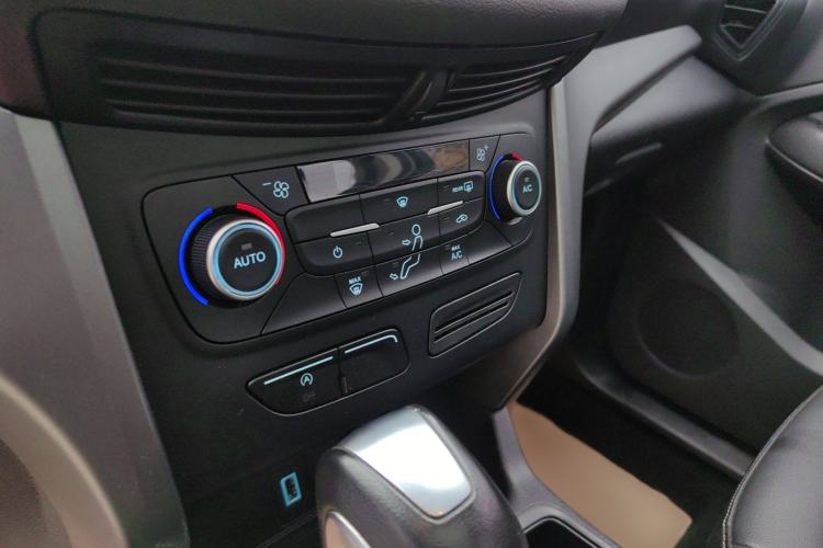 Used Ford Kuga 2019 EcoBoost 180 Two-Wheel-Drive Platinum Edition China VI Standard