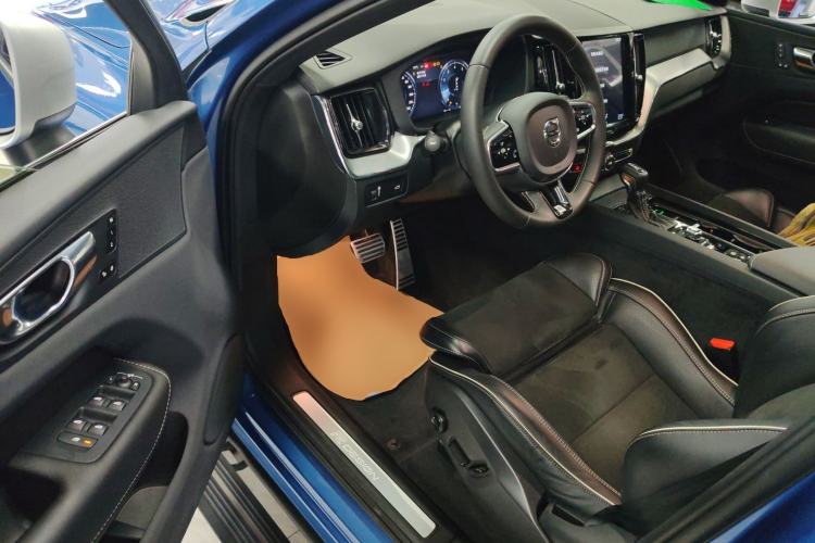 Used Volvo XC60 2019 T5 4x4 Smart & Dynamic Sport Edition China VI Standard
