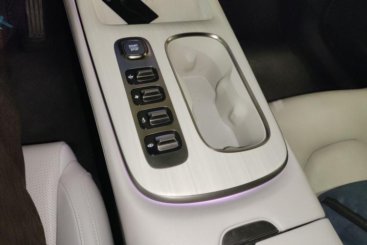 Used  SU7 2024 Four-Wheel Drive Ultra-Long Range Advanced Intelligent Driving Max Edition