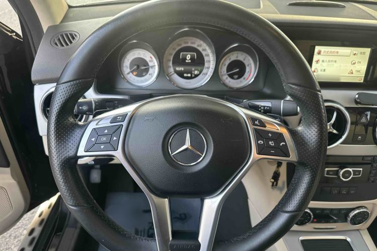 Used Mercedes-Benz GLK-Class 2015 GLK 260 4MATIC Dynamic Edition Ultimate Version
