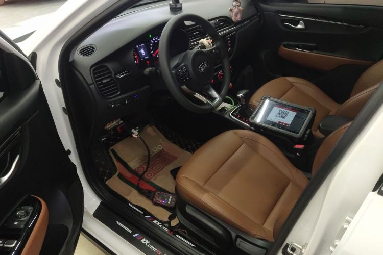 Used Kia KX Cross 2017 1.4L AT GLS
