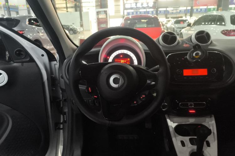 Used  forfour 2016 1.0L 52 kW Dynamic Edition
