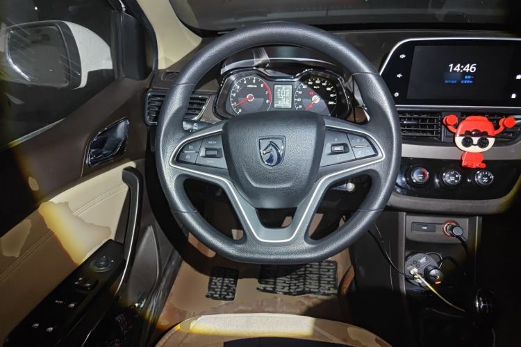 Used Baojun 310W 2017 1.5L Manual Fashion Model China V