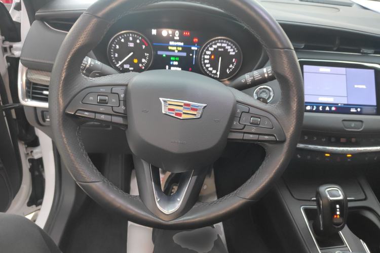 Used Cadillac XT4 2018 28T 4x4 Platinum Sport Edition
