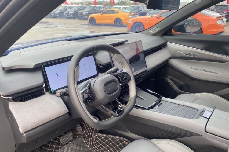 Used Lynk & Co 08 EM-P 2023 120km Long-Range Pro