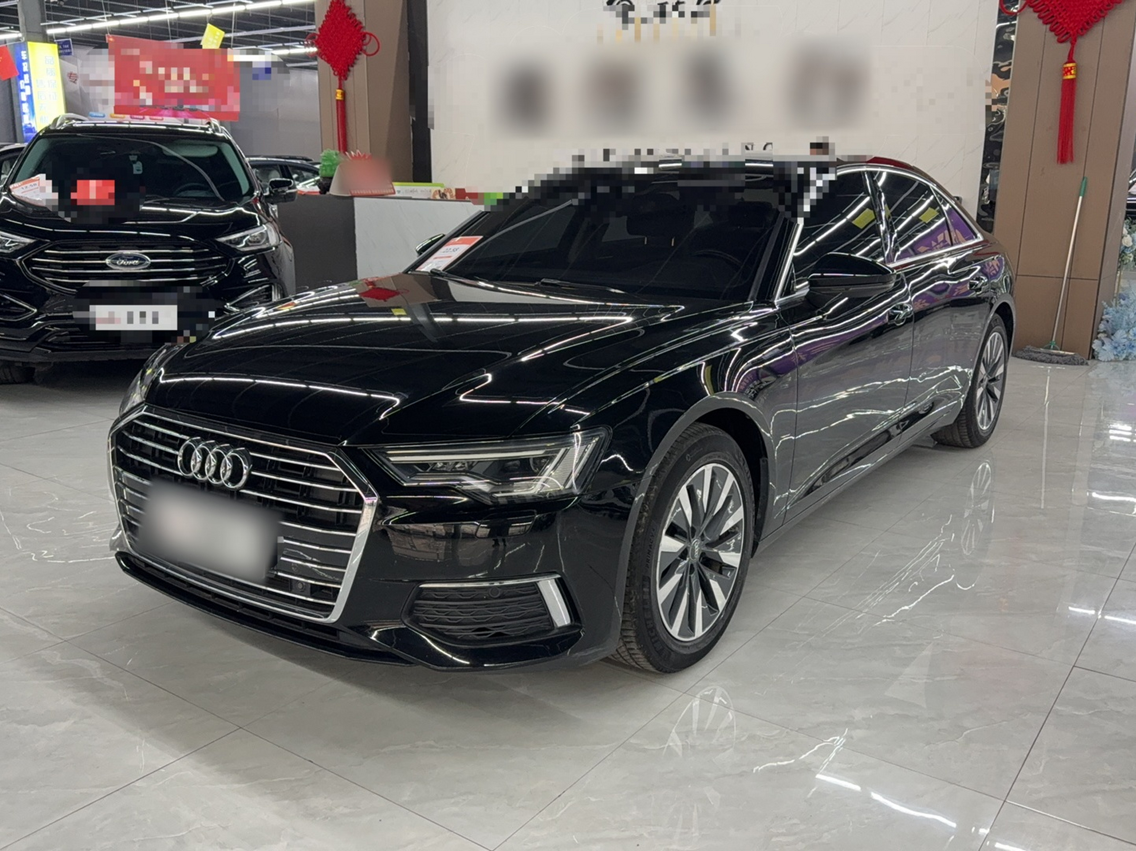 Под передней частью автомобиля