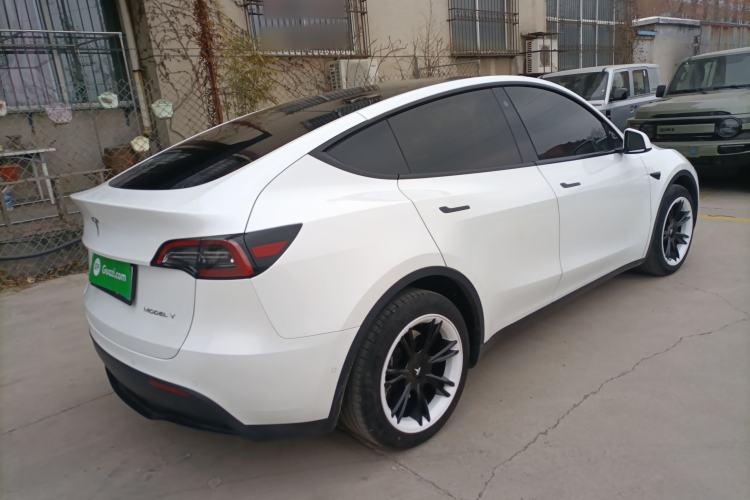 Used Tesla Model Y 2023 Long-Range All-Wheel-Drive Version