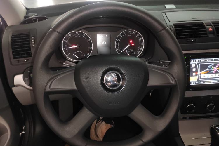 Used Skoda Octavia 2015 Classic Model 1.6L Automatic Elegance Edition