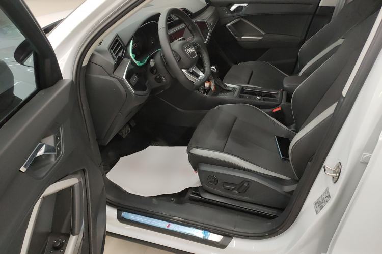 Used Audi Q3 2023 35 TFSI Fashion Dynamic Model (1.5T)
