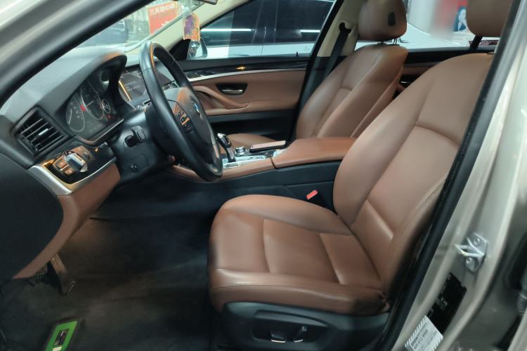 Used BMW 5 Series 2014 520Li Elegant Model
