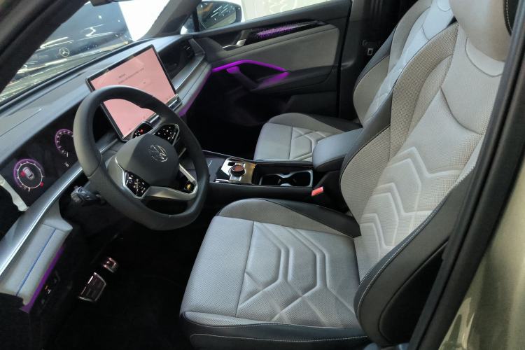 Used Volkswagen Tayron 2025 Tiguan L 380TSI 4Motion Luxury