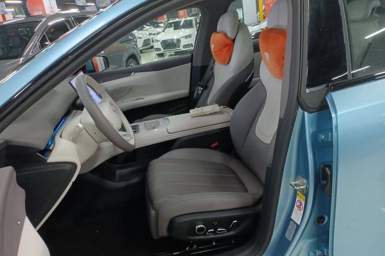 Used  L07 2024 230Max Range-Extended Version
