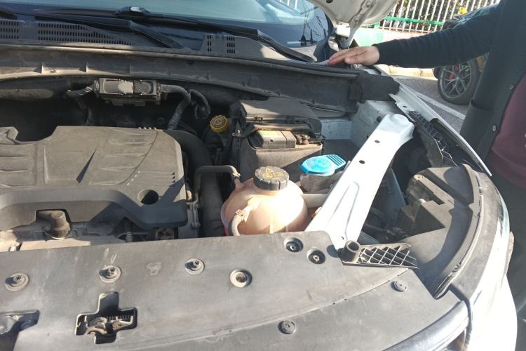 Used Roewe RX5 2016 20T Two-Wheel Drive Automatic Internet Smart Edition
