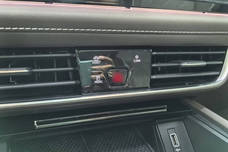 Used Volkswagen Viloran 2023 Revised 380TSI Prestige Edition
