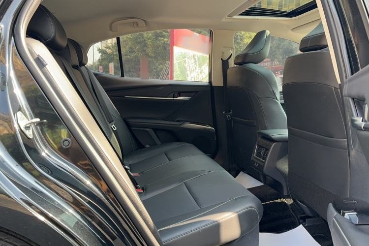 Used Toyota Camry 2024 Dual-Motor 2.0 HGVP Luxury Edition
