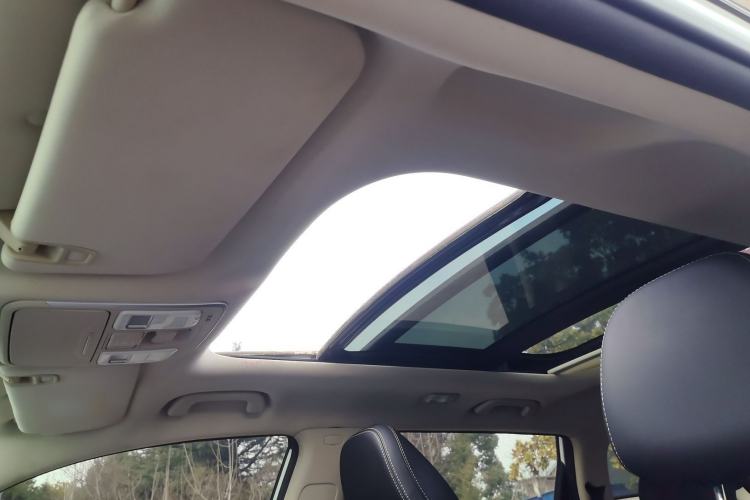 Used Geely Auto Emgrand X7 Sport 2018 1.8TD Automatic Two-Wheel Drive Smart Connect 4G Internet Edition
