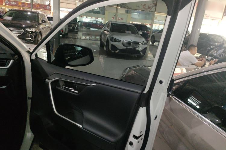 Used Toyota RAV4 2021 2.0L CVT Two-Wheel Drive Fashion PLUS Edition