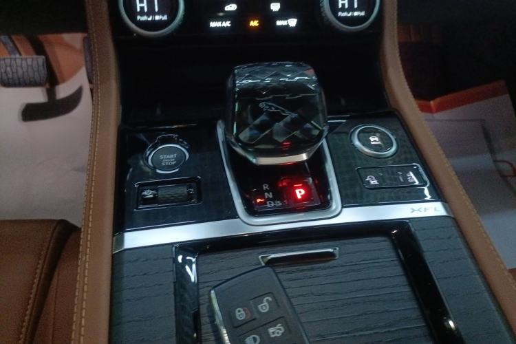 Used Jaguar XFL 2023 XFL 2.0T P250 Two-Wheel-Drive Elite Sport Edition
