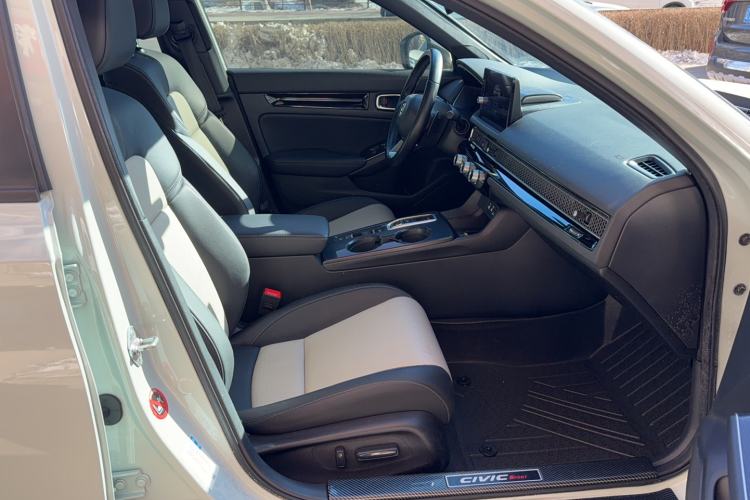 Used Honda Civic 2023 2.0L eHEV Swift Edition
