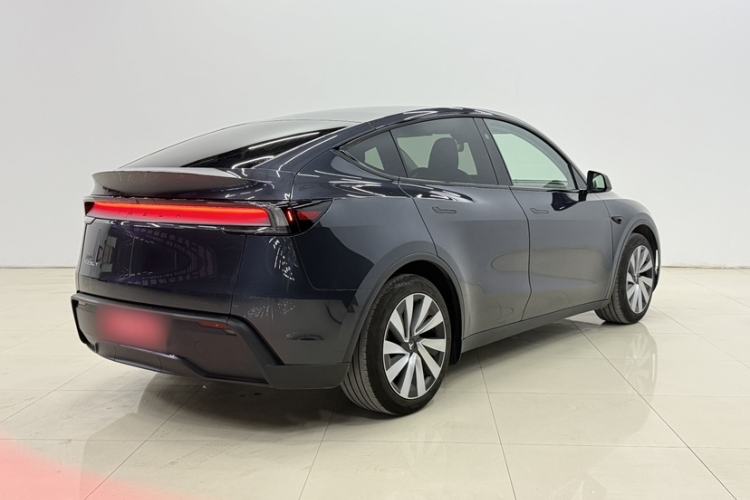 Used Tesla Model Y 2025 Rear-Wheel-Drive Version
