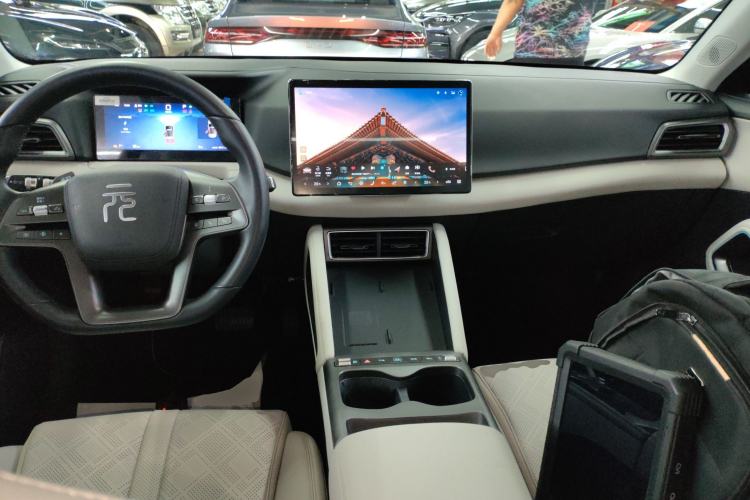 Used BYD Yuan UP 2025 Intelligent Driving Version 401 km Beyond-Range Edition