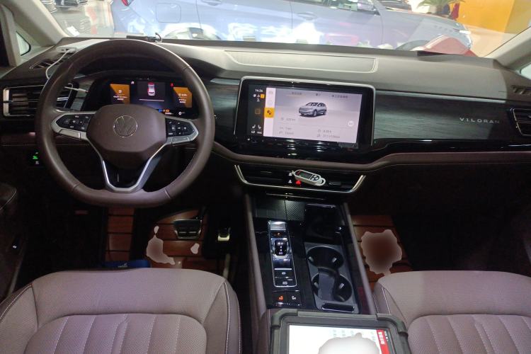 Used Volkswagen Viloran 2022 380TSI Luxury Edition
