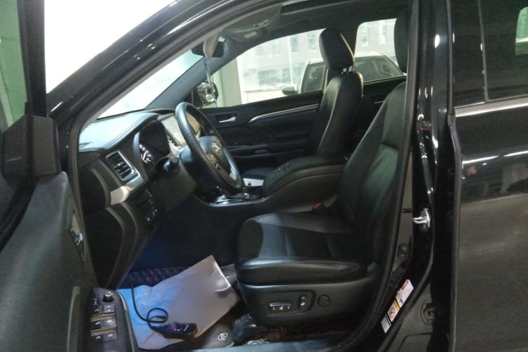 Used Toyota Highlander 2018 2.0T Four-Wheel Drive Luxury Version 7 Seats China VI Standard