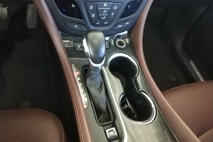 Used Buick Envision 2018 28T Four-Wheel Drive Luxury Model
