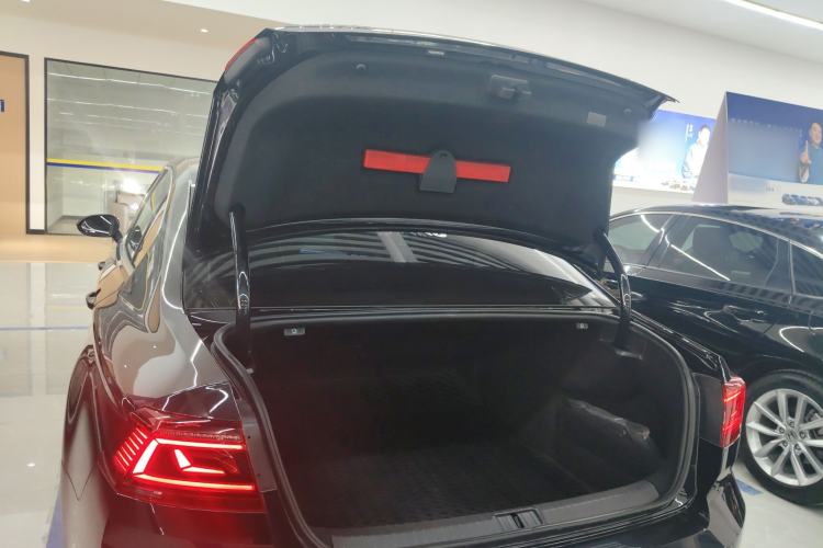 Used Volkswagen Magotan 2023 2 Million Units Limited Edition 330TSI DSG Leading Version