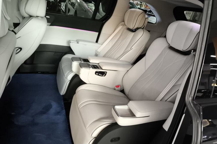 Used XPeng X9 2024 702 Ultra-Long Range Max
