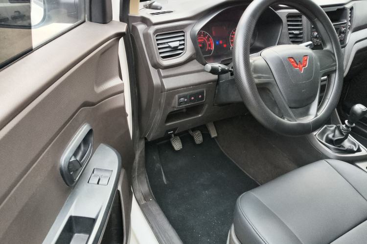 Used Wuling Hongguang V 2022 1.5L Jingqu Version Hydraulic Power Steering LAR
