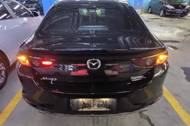 Used Mazda Mazda 3 Axela 2022 2.0L Automatic Premium Black Obsidian Edition
