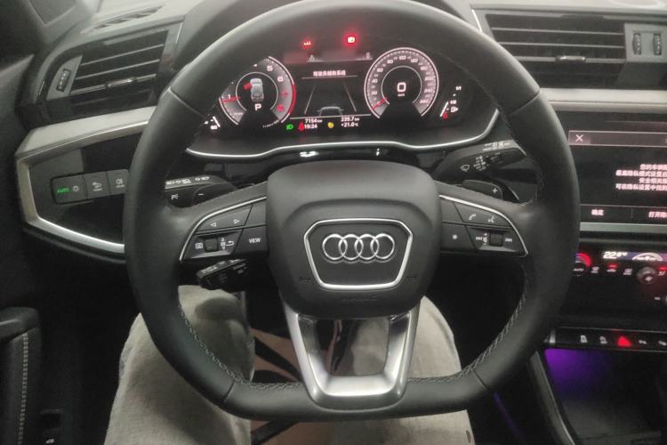 Used Audi Q3 2024 35 TFSI Fashion Dynamic Edition
