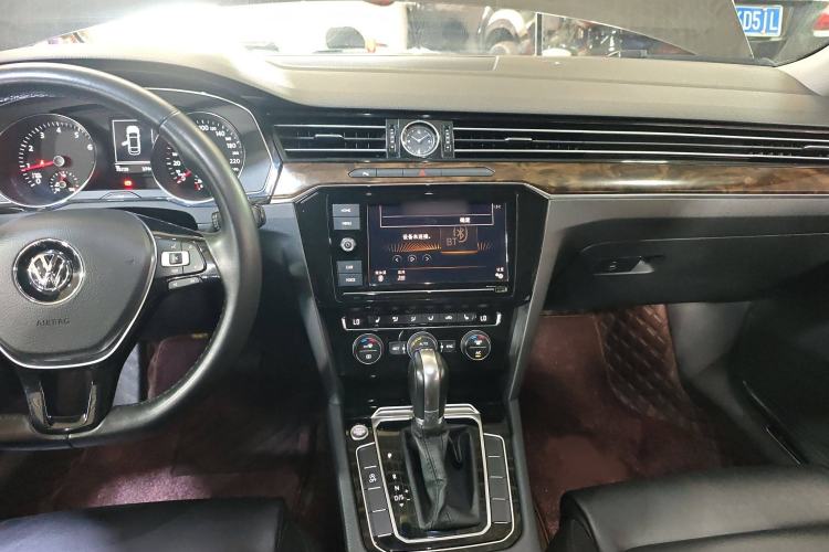 Used Volkswagen Magotan 2019 330TSI DSG Luxury Model China V Standard
