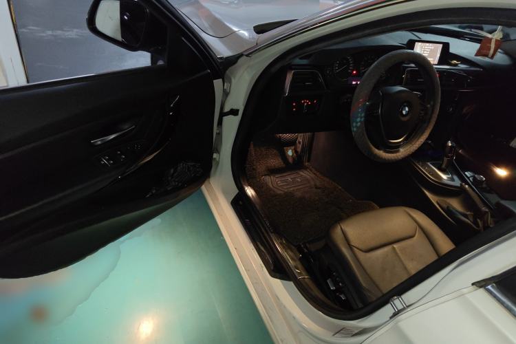 TDK.VehicleDetails.img