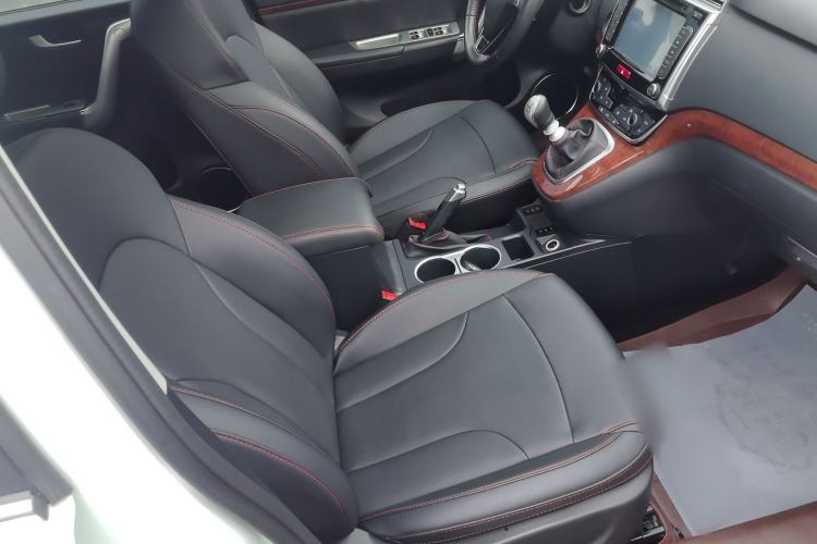 Used Haval H6 2017 Red-Label Sport Edition 1.5T Manual Two-Wheel Drive Elite Model
