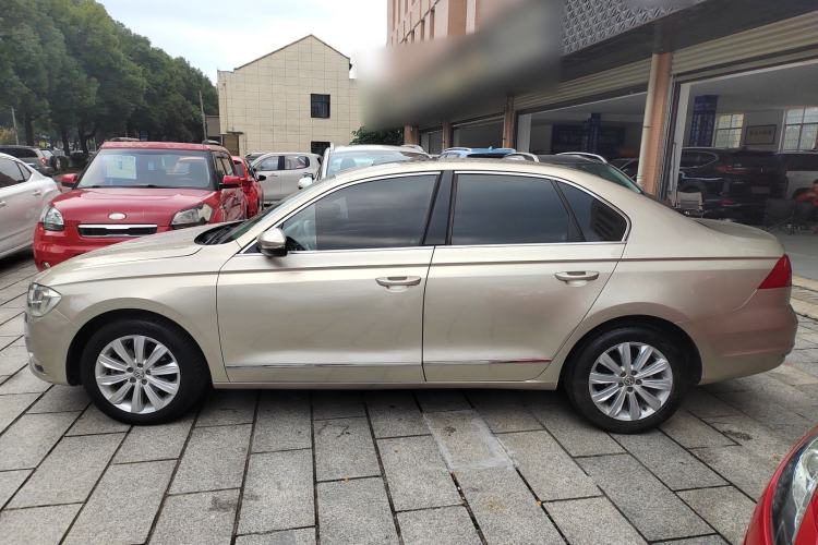 Used Volkswagen Bora 2016 1.6L manual Comfort trim level
