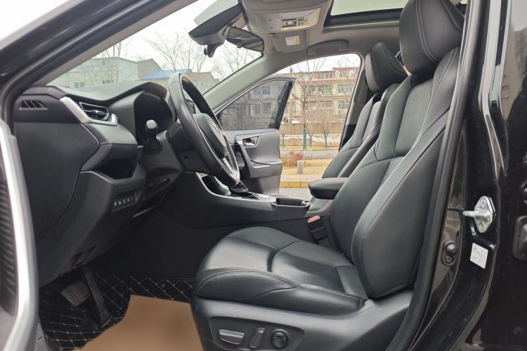 Used Toyota Wildlander 2023 2.0L CVT Two-Wheel Drive Luxury PLUS Edition
