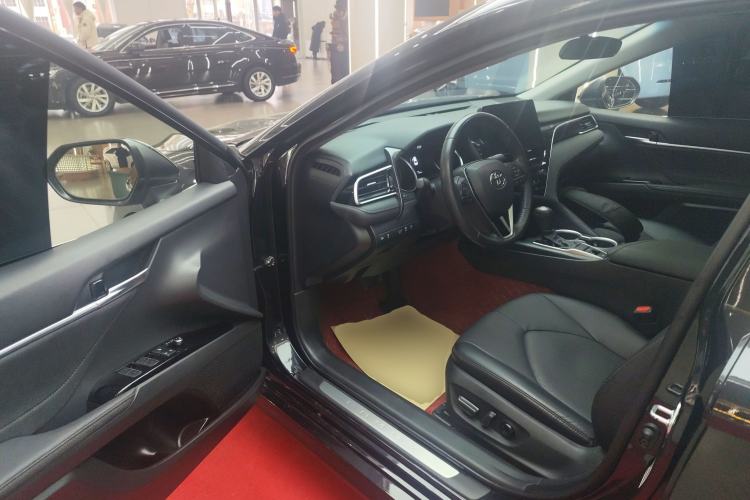 Used Toyota Camry 2021 2.0G Luxury Edition
