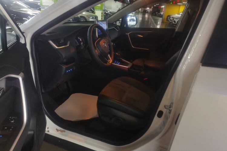 Used Toyota RAV4 2022 2.0L CVT 4x4 Style Plus Edition
