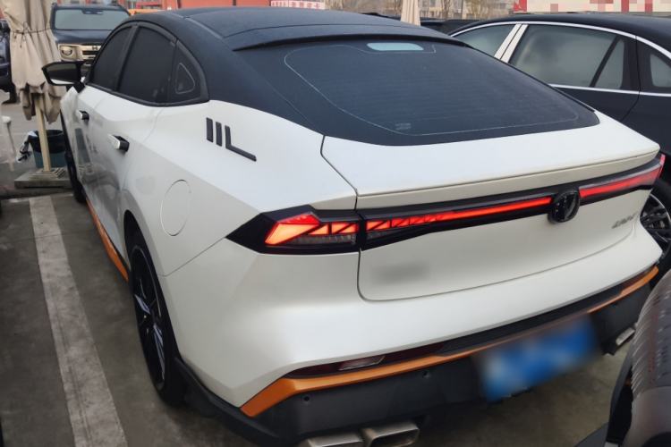 Used Changan UNI-V 2025 1.5T 500Bar Prestige Sporty Version
