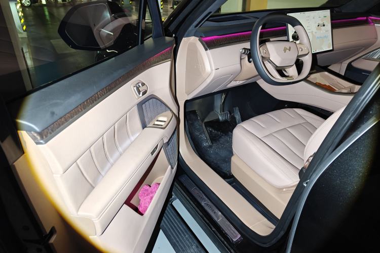 Used ONVO Luxeed L90 2025 Model—Max Six-Seater Version