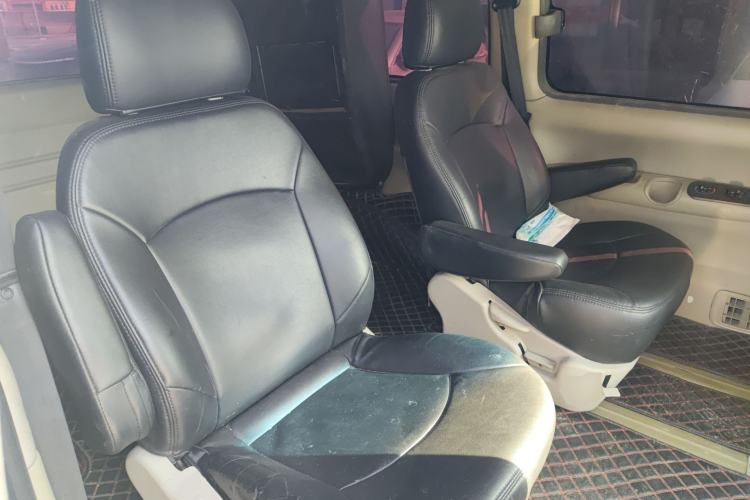 Used  Refine 2011 2.4L Government Procurement Version Manual Luxury Trim
