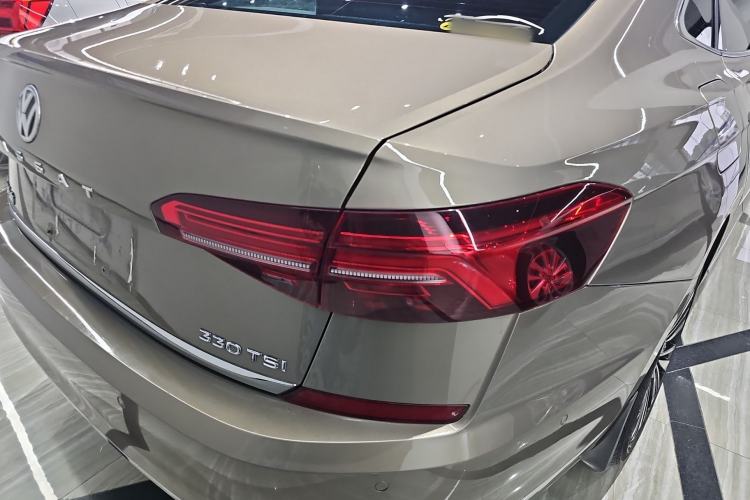 Used Volkswagen Passat 2019 330TSI Luxury Edition China VI