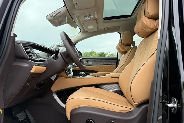 Used Denza D9 2024 EV 620 Premium Model
