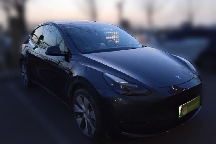 Used Tesla Model Y 2022 Long-Range All-Wheel-Drive Version