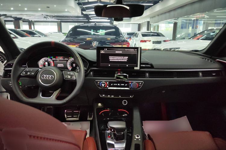 Used Audi A4L 2025 2 Million Units Enjoyment Version 40 TFSI Luxury Dynamic Edition
