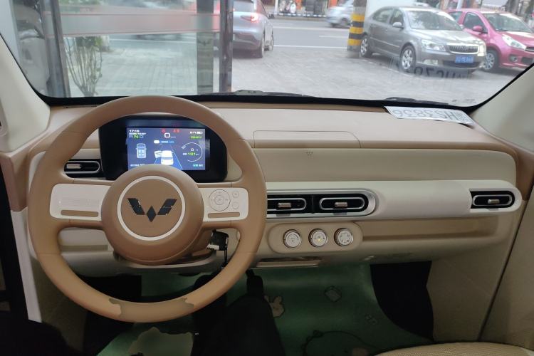 Used Wuling Hongguang MINIEV 2024 3rd Generation 215km Advanced Version
