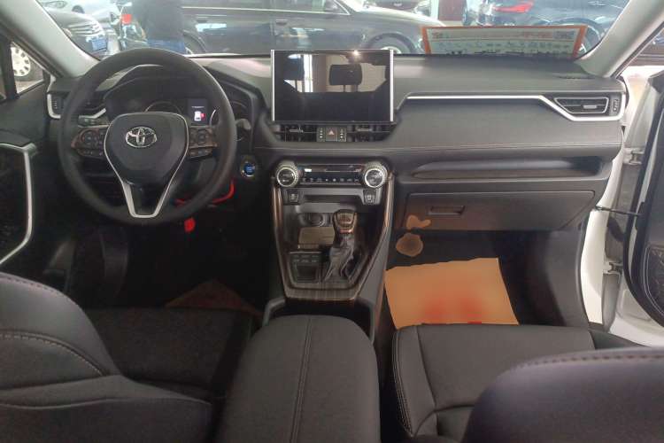 Used Toyota Wildlander 2022 2.0L CVT 4x4 Luxury PLUS Edition
