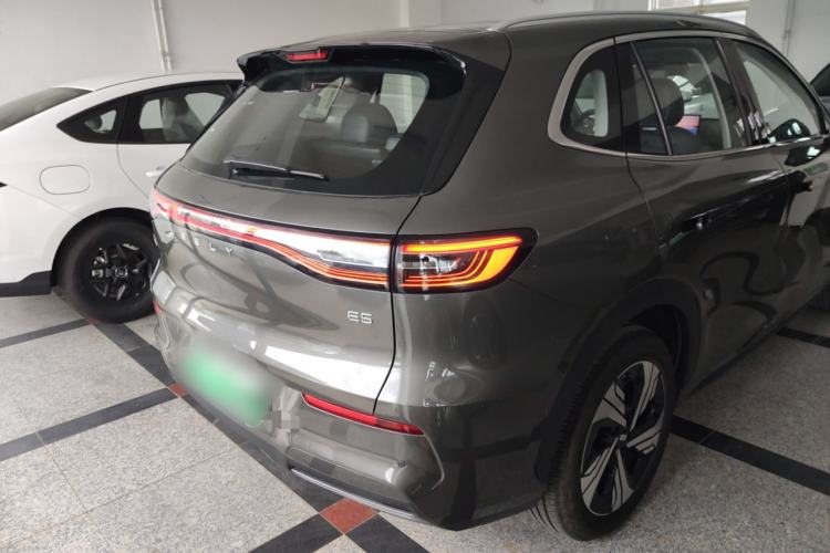 Used  E5 2024 530km Starship Edition
